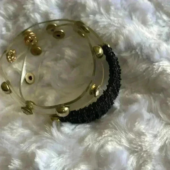 Lucite Wrap Bracelet - Picture 1 of 1